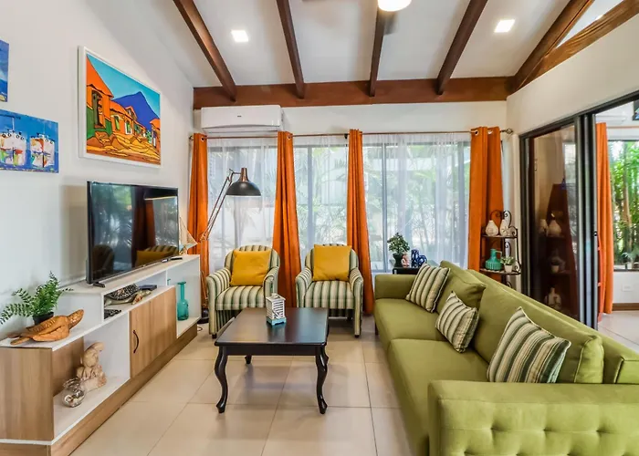 Sol Gem W/ Soaking Pool & Views!