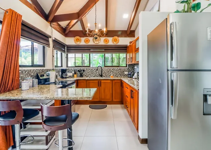 Villa Sol Gem W/ Soaking Pool & Views! Playa Hermosa (Guanacaste)